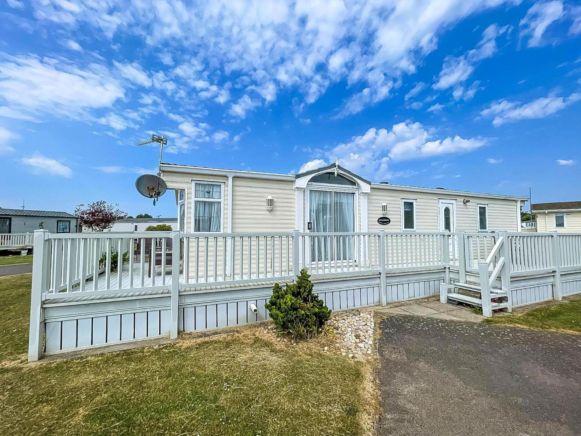 Hotel Brilliant Caravan For Hire At Manor Park In Hunstanton Norfolk Ref 23176K Exterior foto